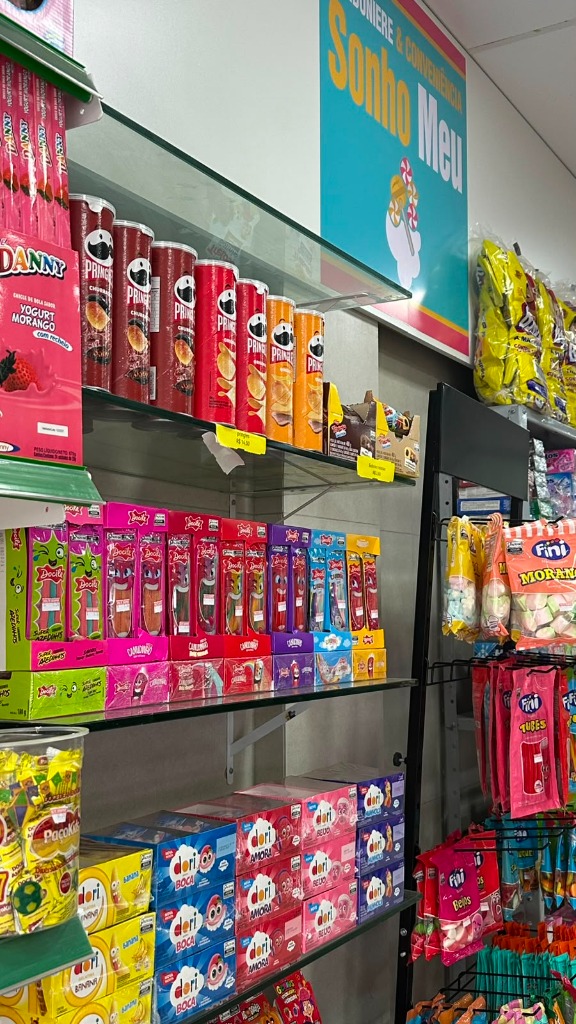 Bomboniere com doces variados